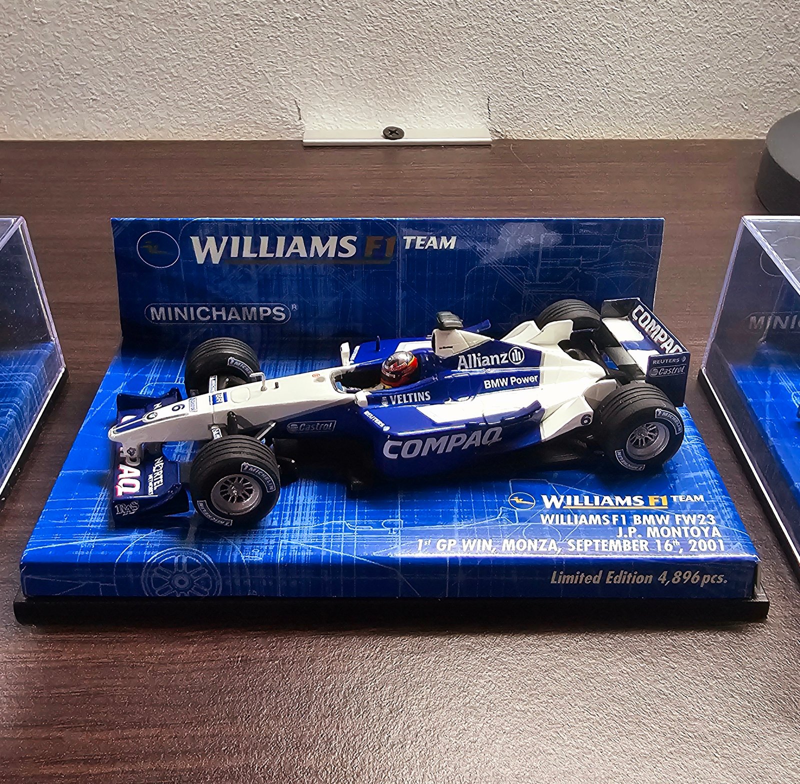MINICHAMPS - 1/43 - WILLIAMS - F1 BMW FW23 N 6 1º GANADOR GP ITALIA 2001 JPMONTOYA - AZUL BLANCO